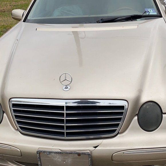 Mercedes Benz e 320 - Picture 2 of 7